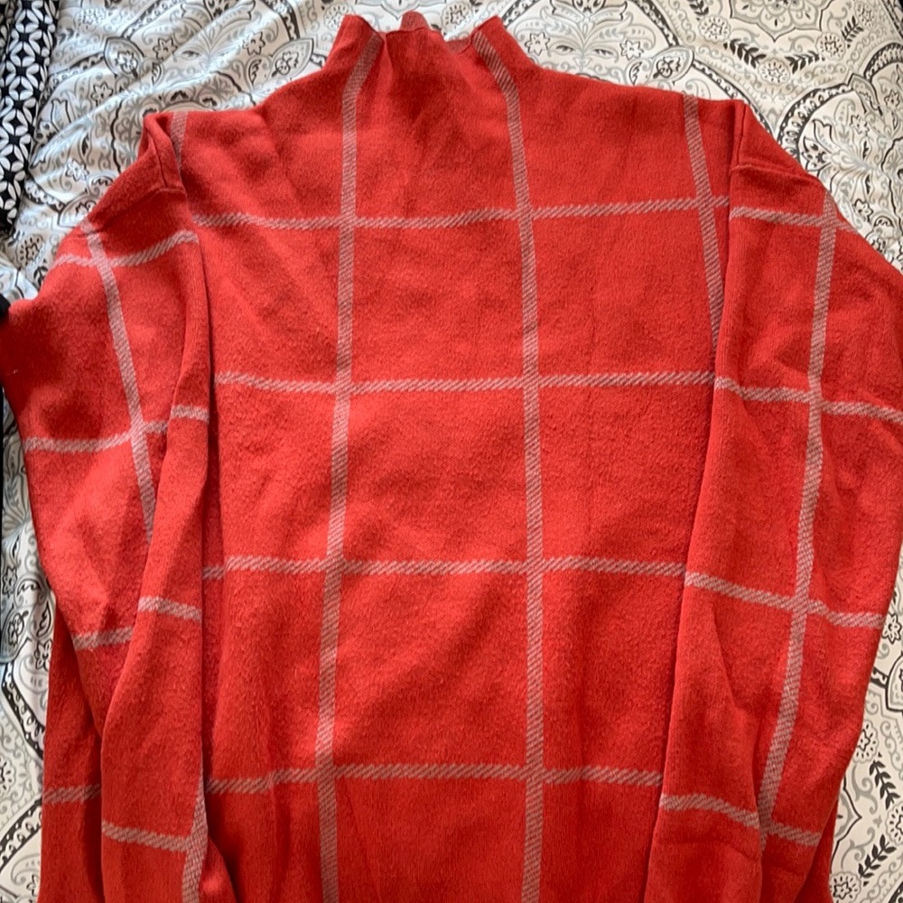 Orange max audio sweater